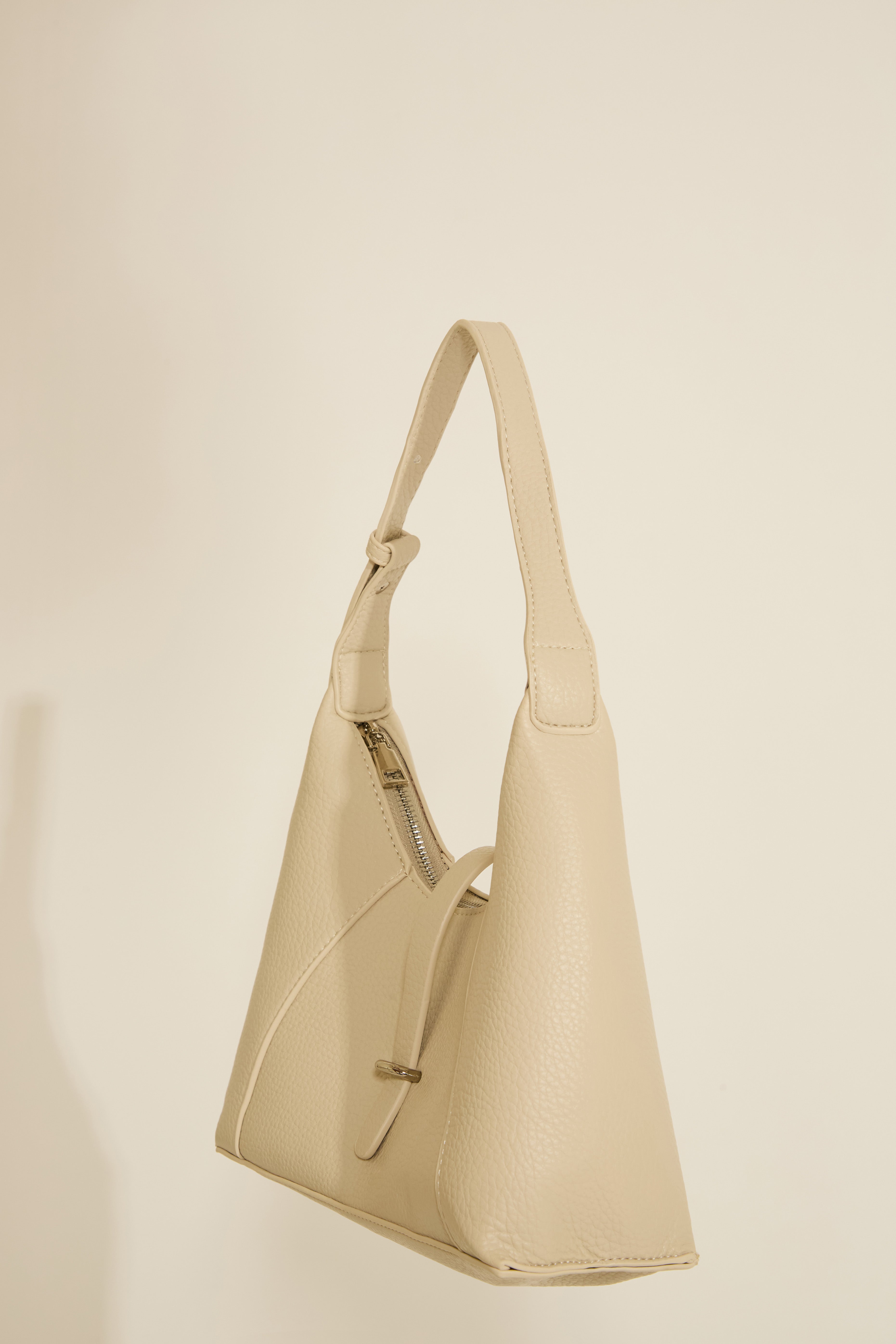 ADJUSTABLE STRAP VEGAN LEATHER STANDING HOBO BAG