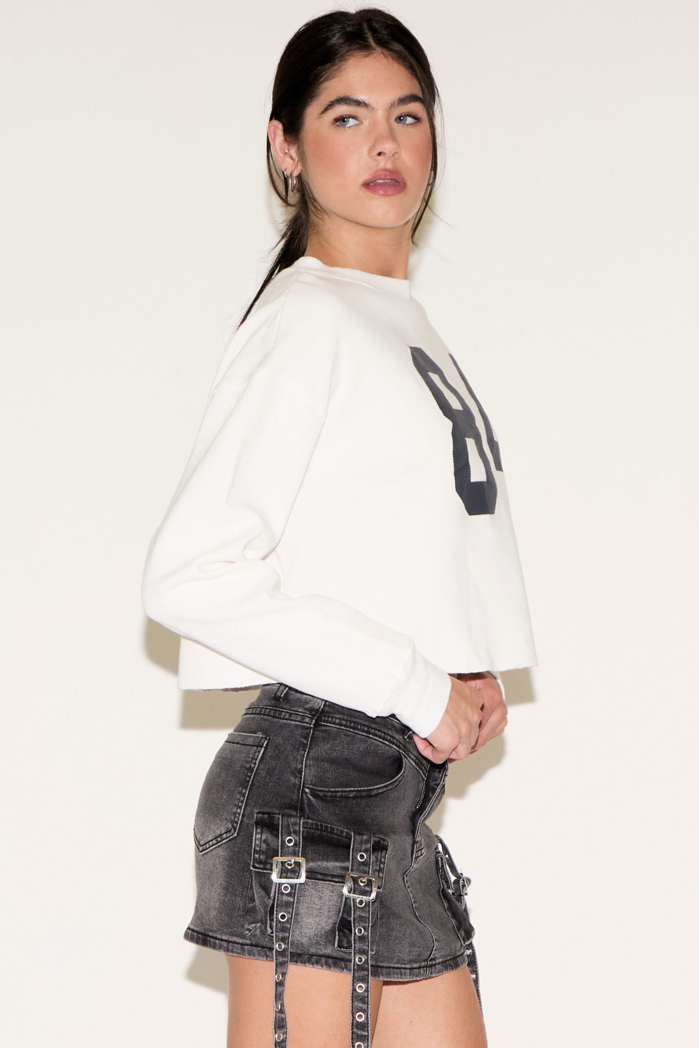 CONTRAST NUMBER 84 LONG SLEEVE CROPPED TOP