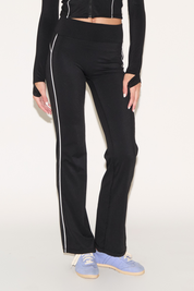 WAISTBAND CONTRAST PIPING WORKOUT PANT
