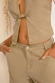 BUCKLE HALTER WASHED CROP TOP