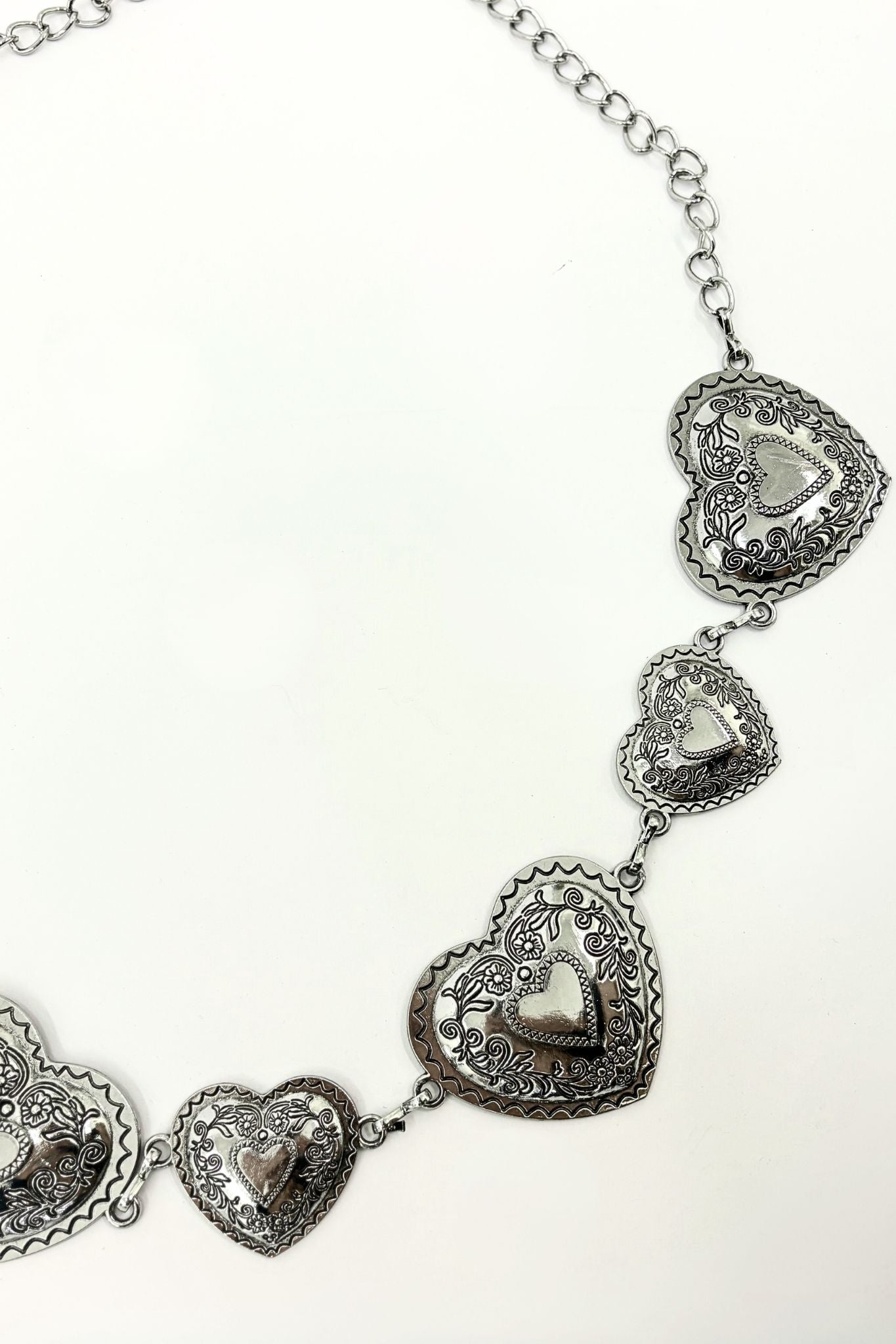 ENGRAVED HEART CHAIN BELT