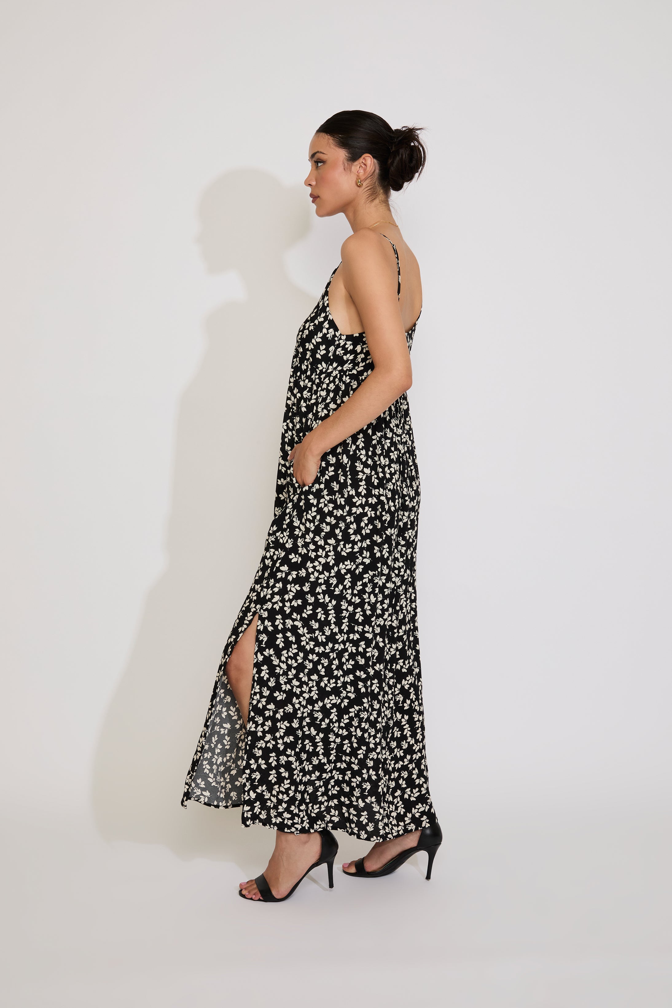 FLORAL ADJUSTABLE STRAP V-NECK MAXI DRESS