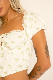 FLORAL PUFF SLEEVE SMOCKED TIE FRONT CROP TOP