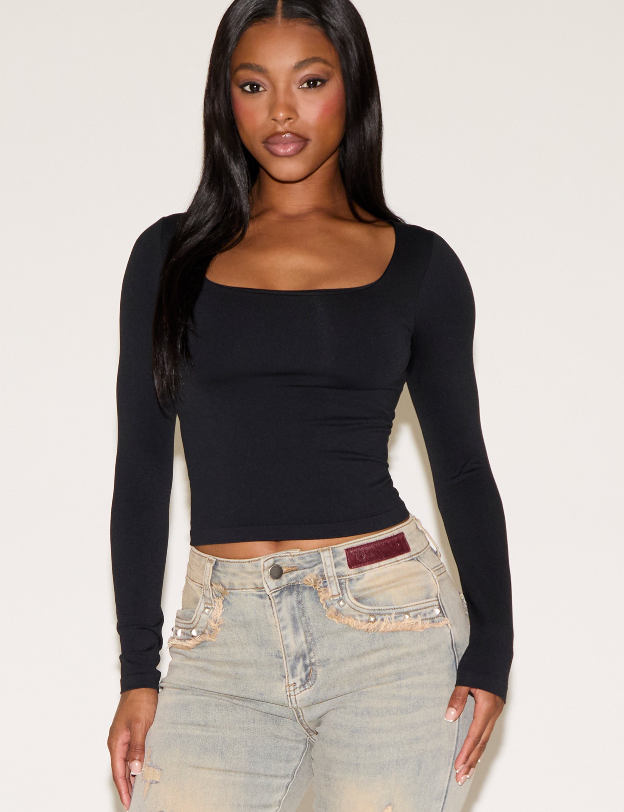 BLACK52531_705.jpg