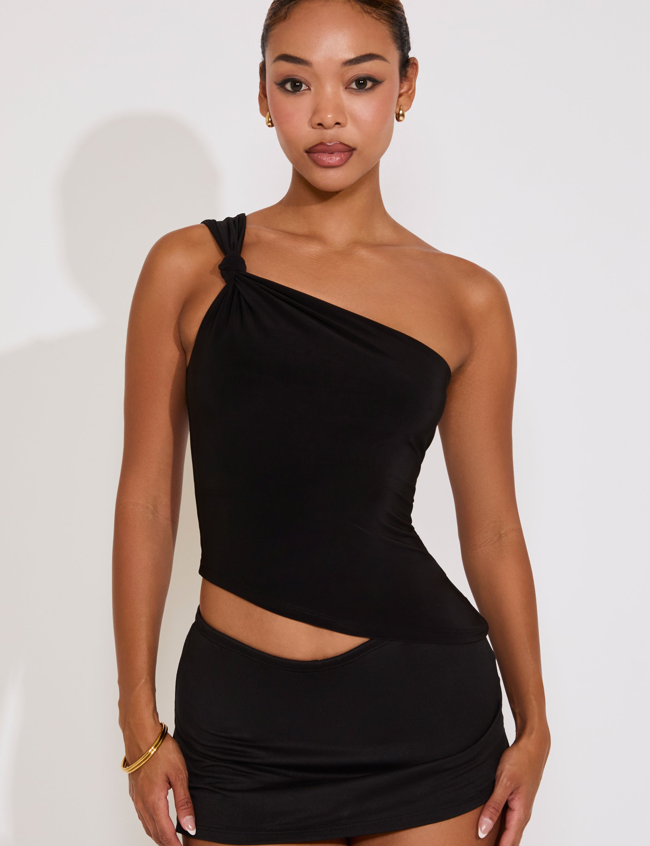BLACK8121T_1672.jpg