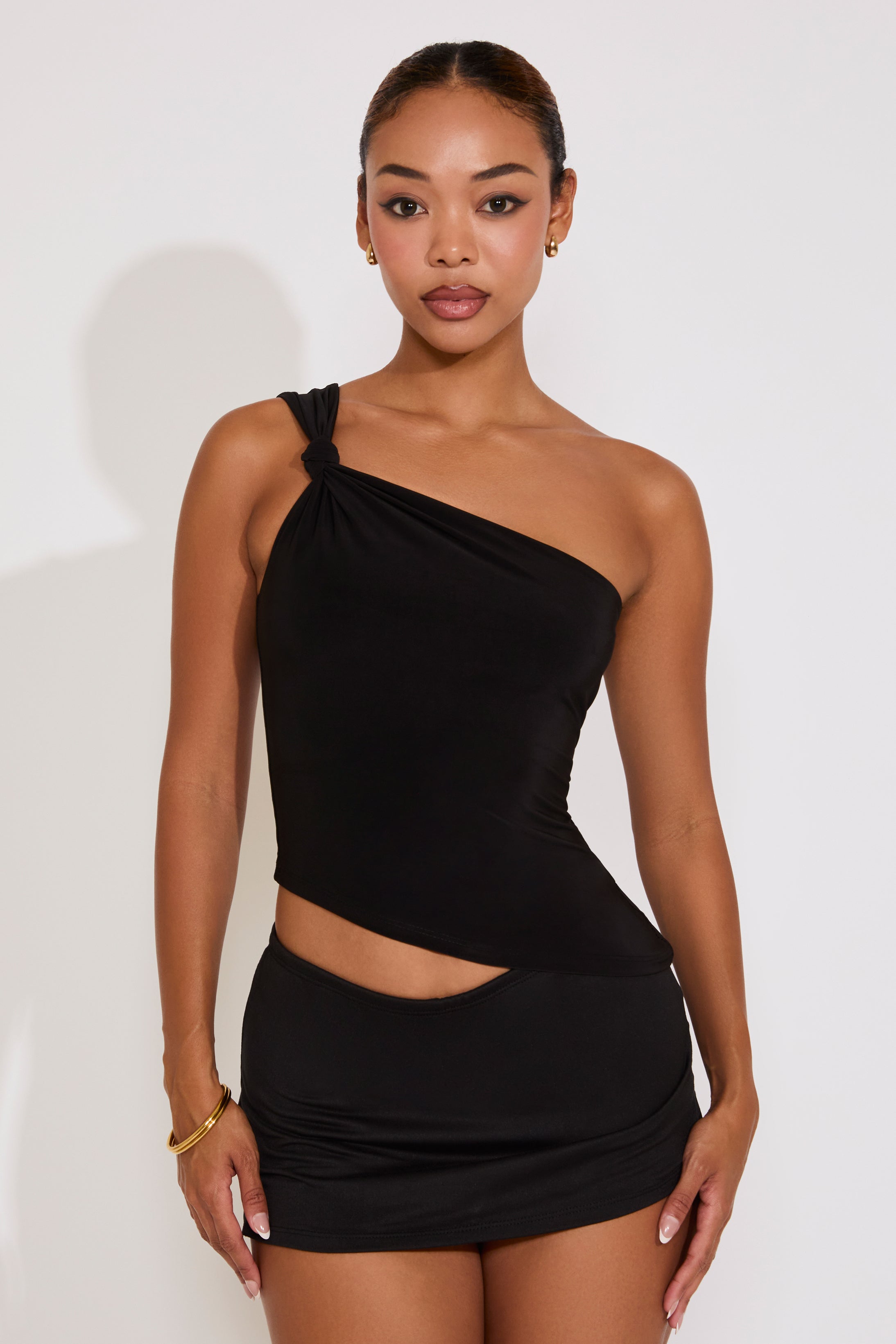 ONE SHOULDER KNOTTED ASYMMETRICAL TOP