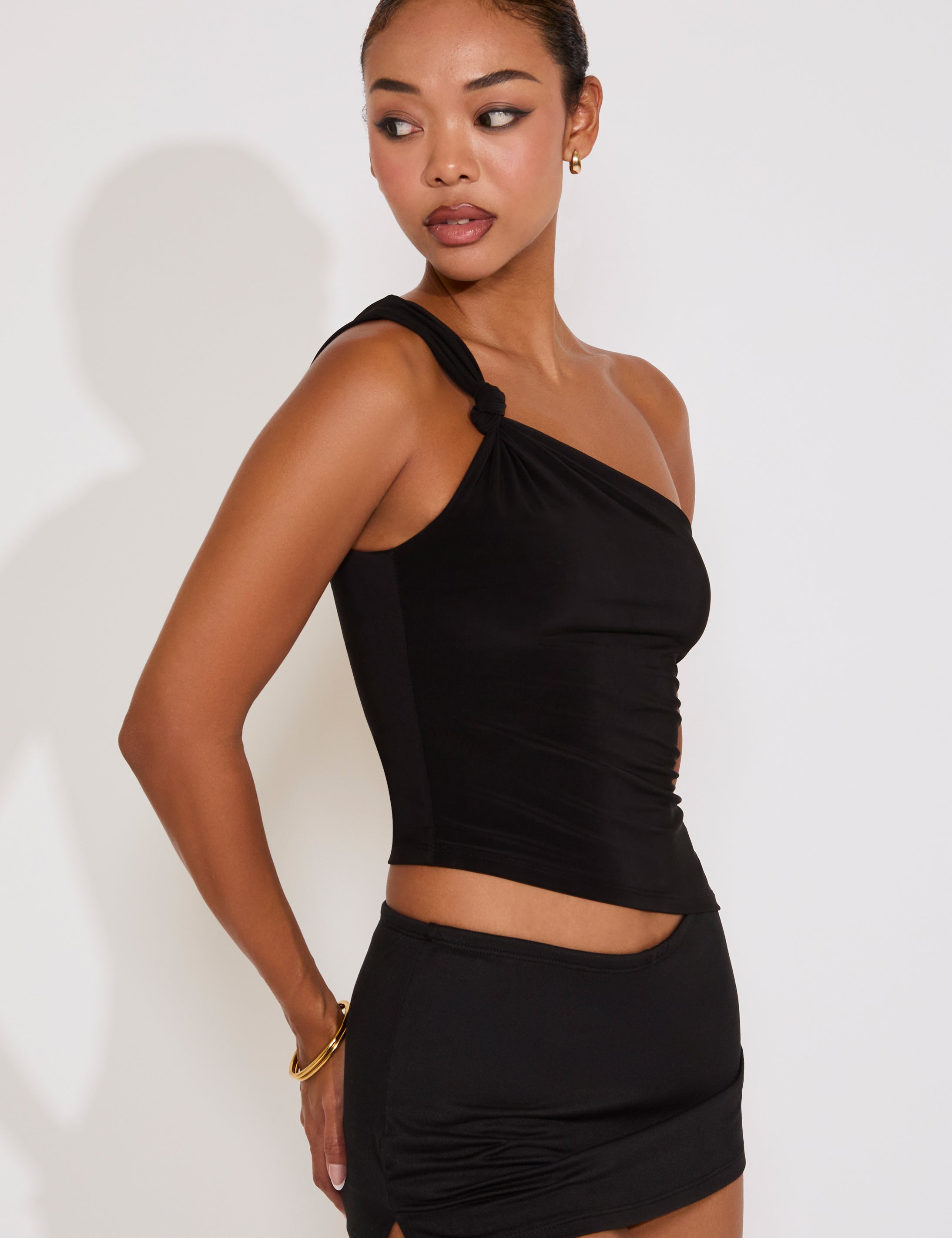 BLACK8121T_1677.jpg