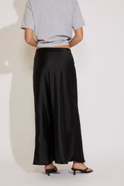 ELASTIC WAIST SATIN MAXI SKIRT