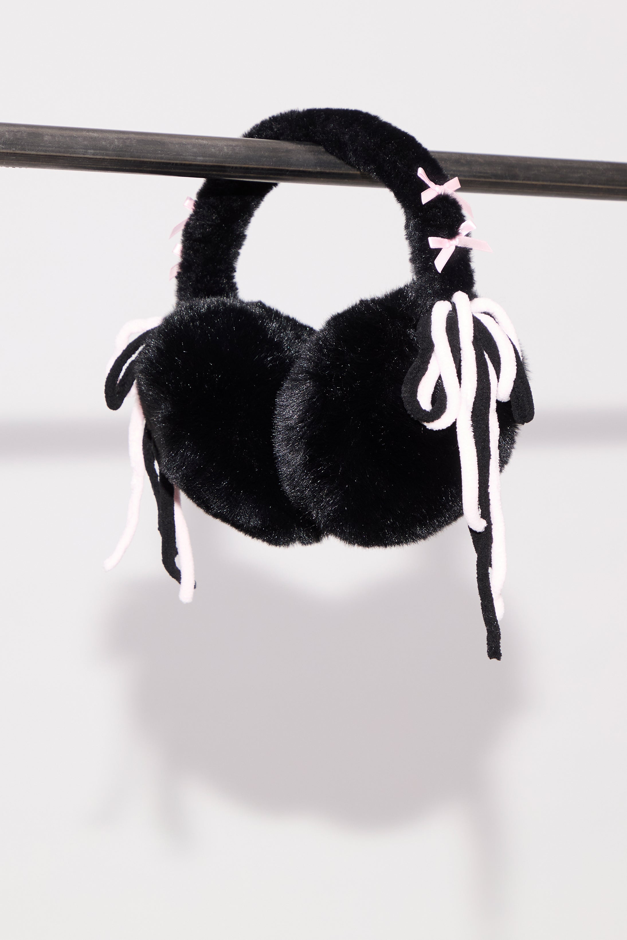 CONTRAST BOWS FURRY EAR MUFFS