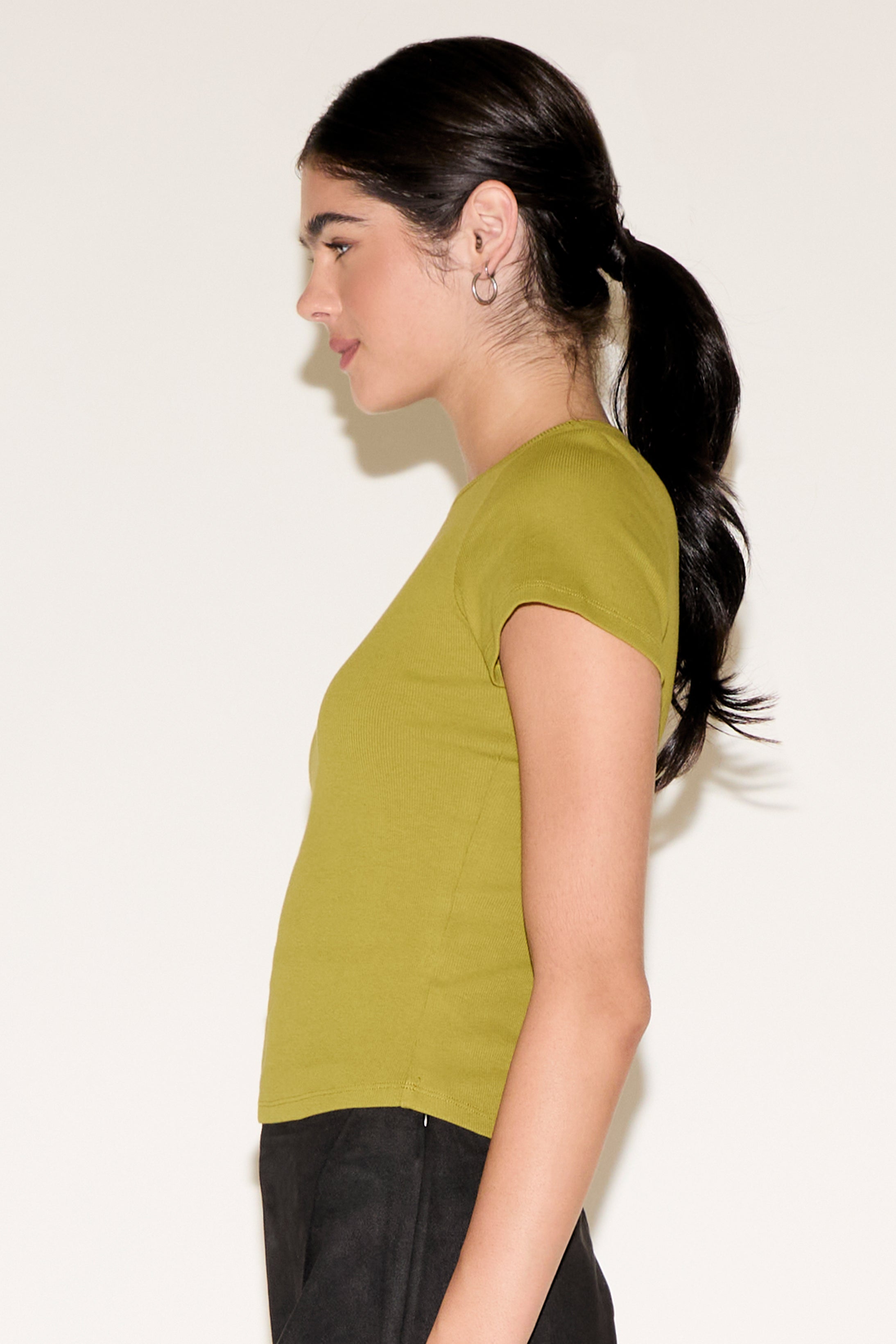 SHORT SLEEVE CLASSIC FIT SOLID COLOR TSHIRT