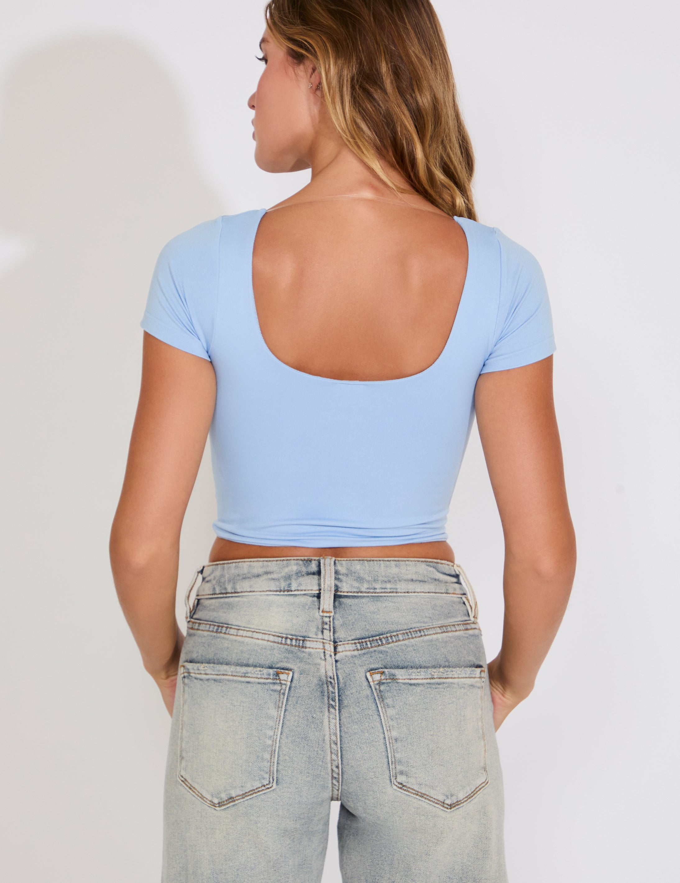 ROUNDED SQUARE NECK SHORT SLEEVE CROP TOP