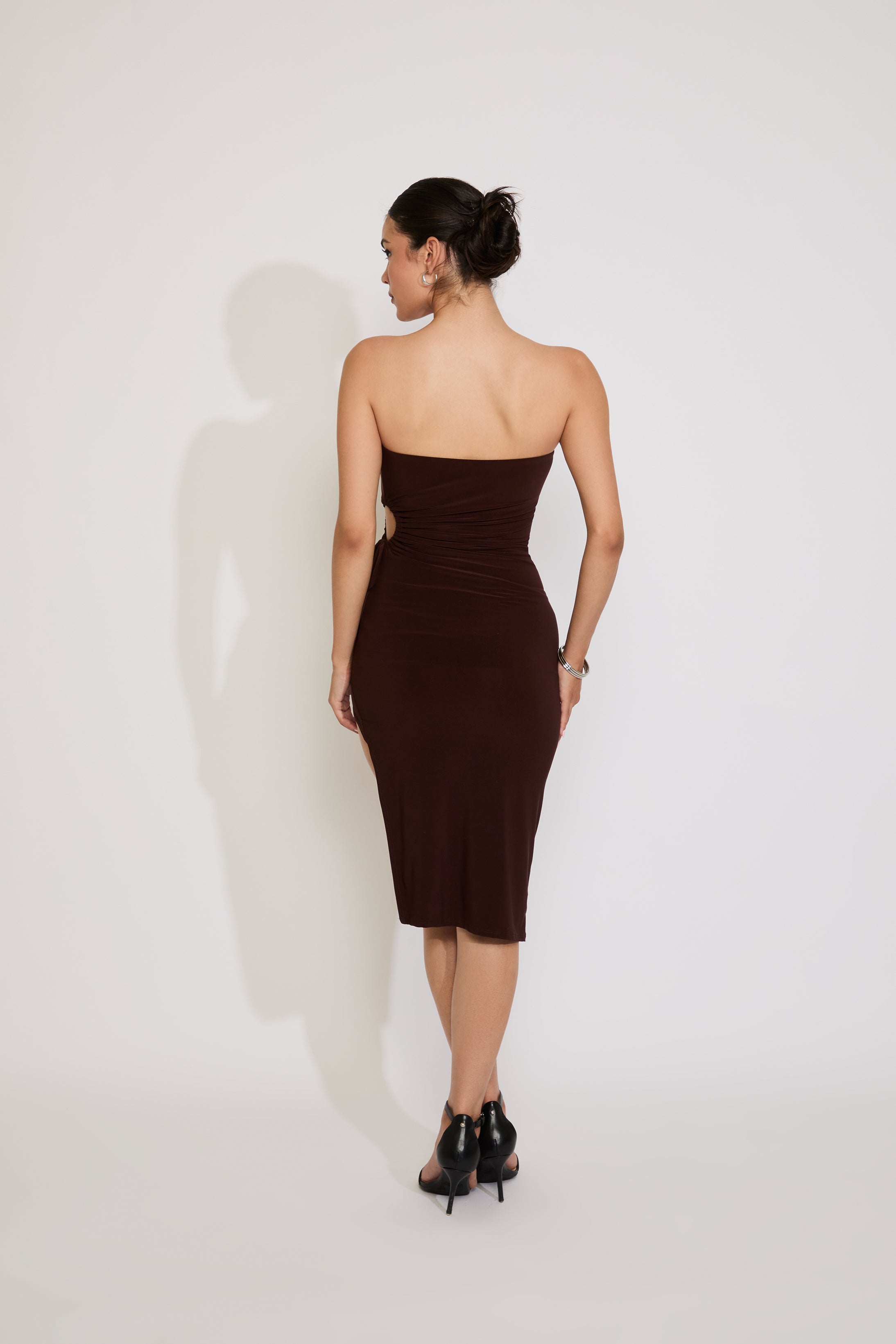 ADJUSTABLE SIDE CUT OUT STRAPLESS MAXI DRESS