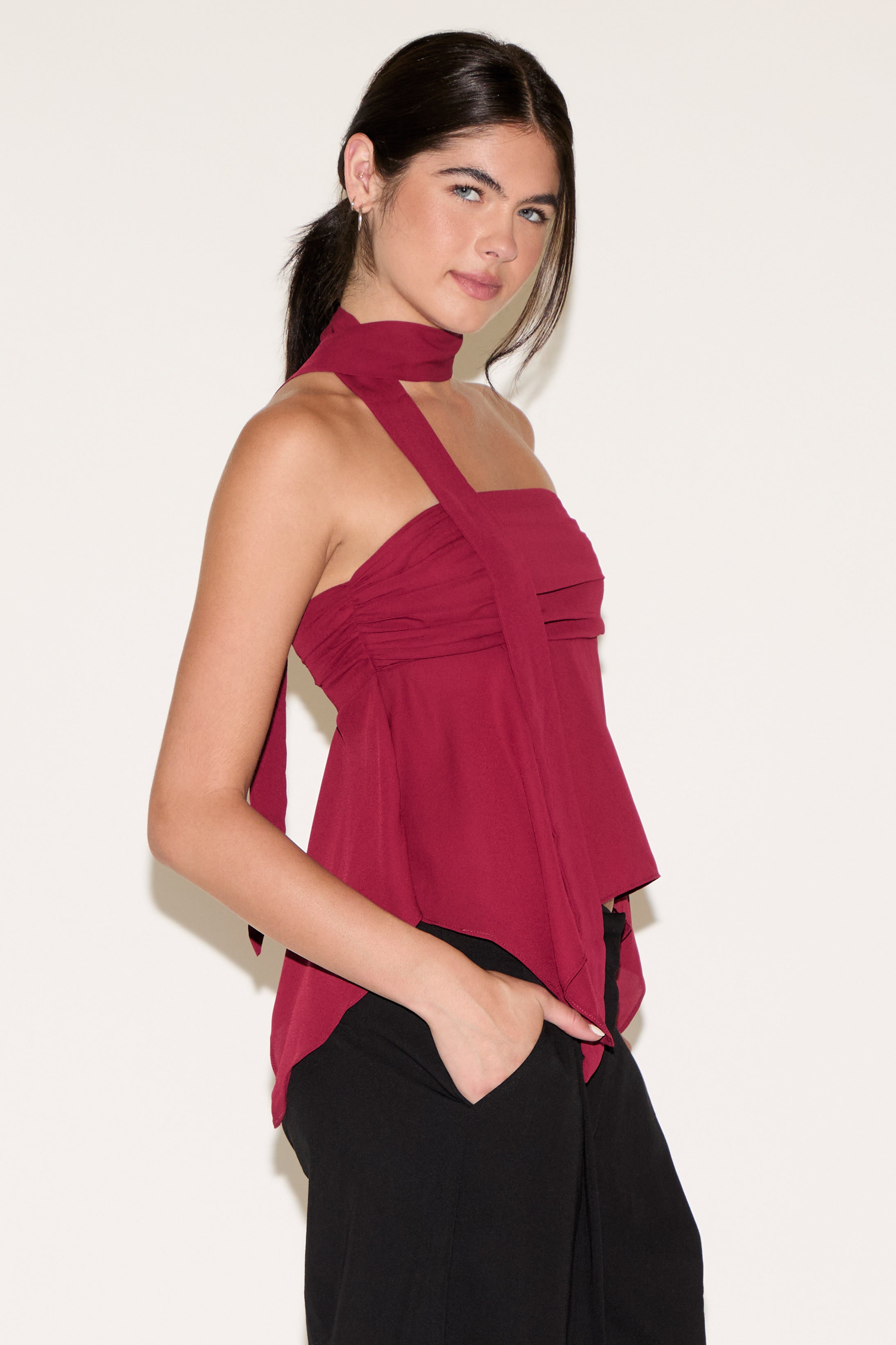 STRAPLESS TUBE TOP WITH SKINNY SCARF