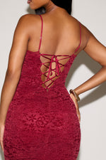 LACE OVERLAY VELVET LINING SLEEVELESS MIDI DRESS
