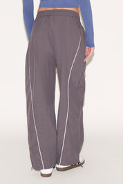 BAGGY WINDBREAKER PANT WITH STRIPE DETAIL
