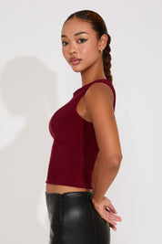 SLEEVELESS ROUND NECK SIDE RUCHED TOP