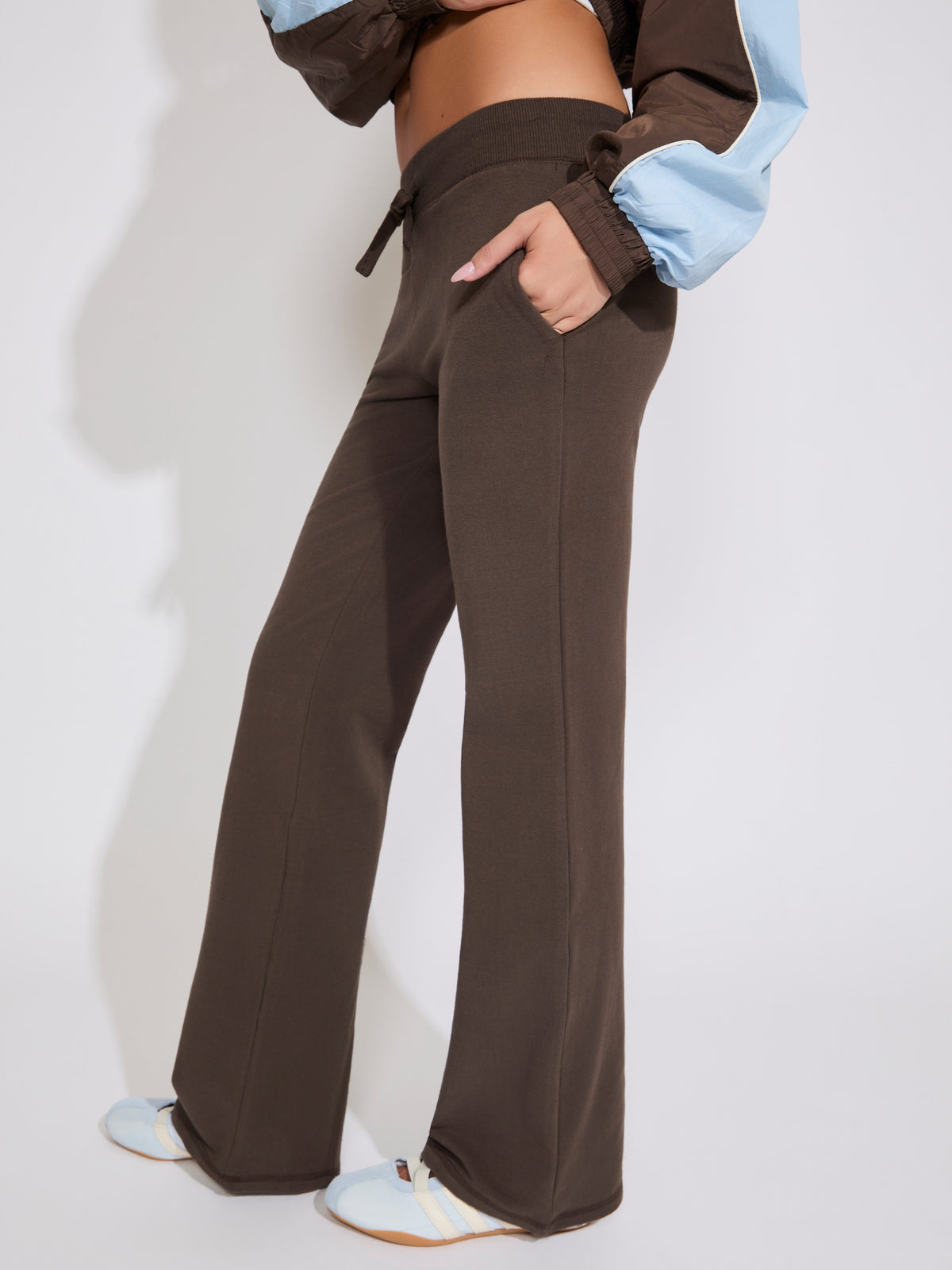 WIDE LEG SWEATPANT WITH DRAWSTRING WAIST