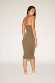 STRAPLESS SIMPLE SOLID COLOR SHEATH MIDI DRESS
