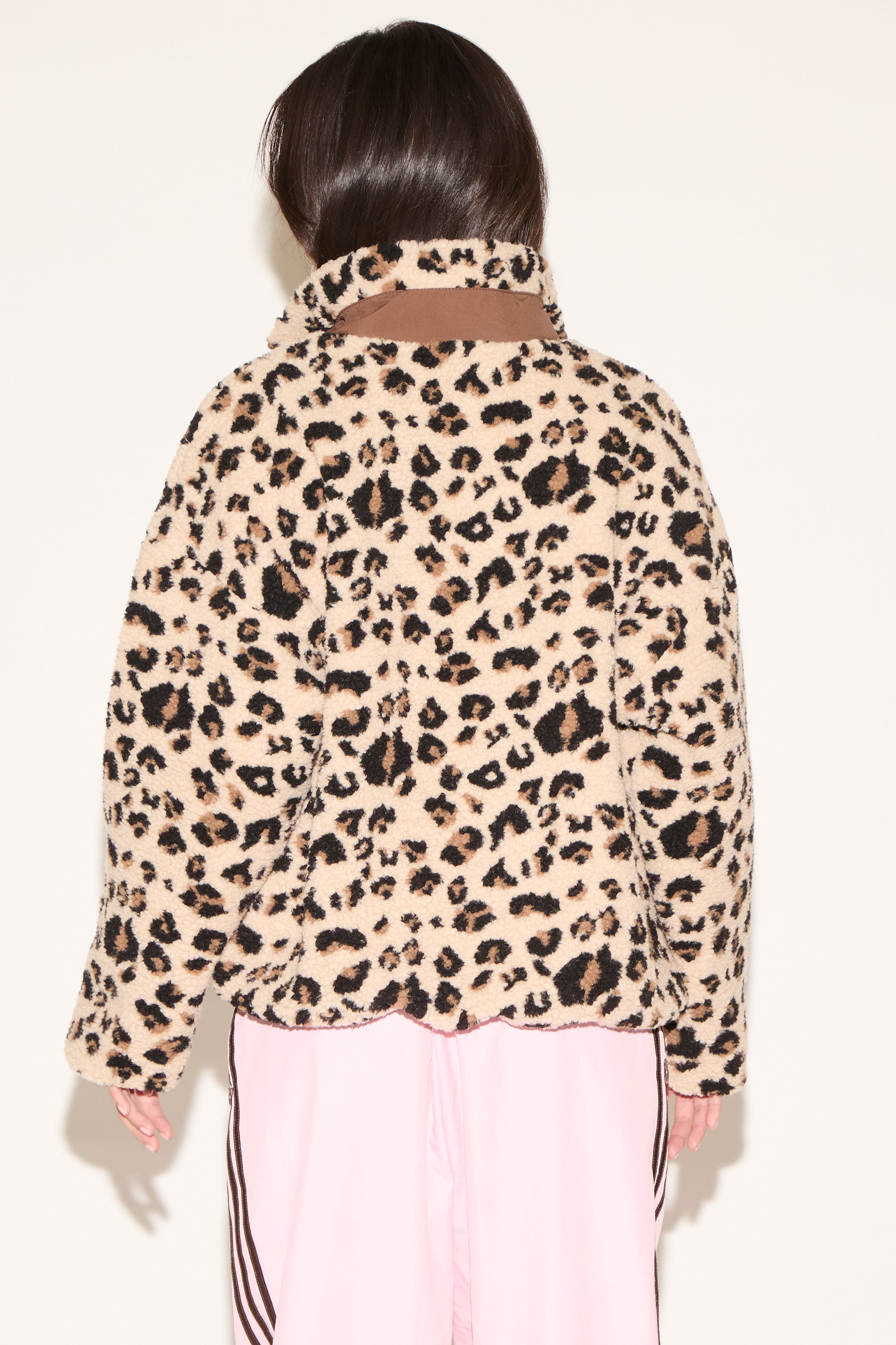 LEOPARD PRINT FLEECE JACKET WITH SOLID POCKET