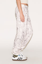 ELASTIC WAIST CAMO LEAVES PRINT PANT