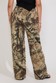 REAL CAMO PRINT MID RISE STRAIGHT LEG PANT