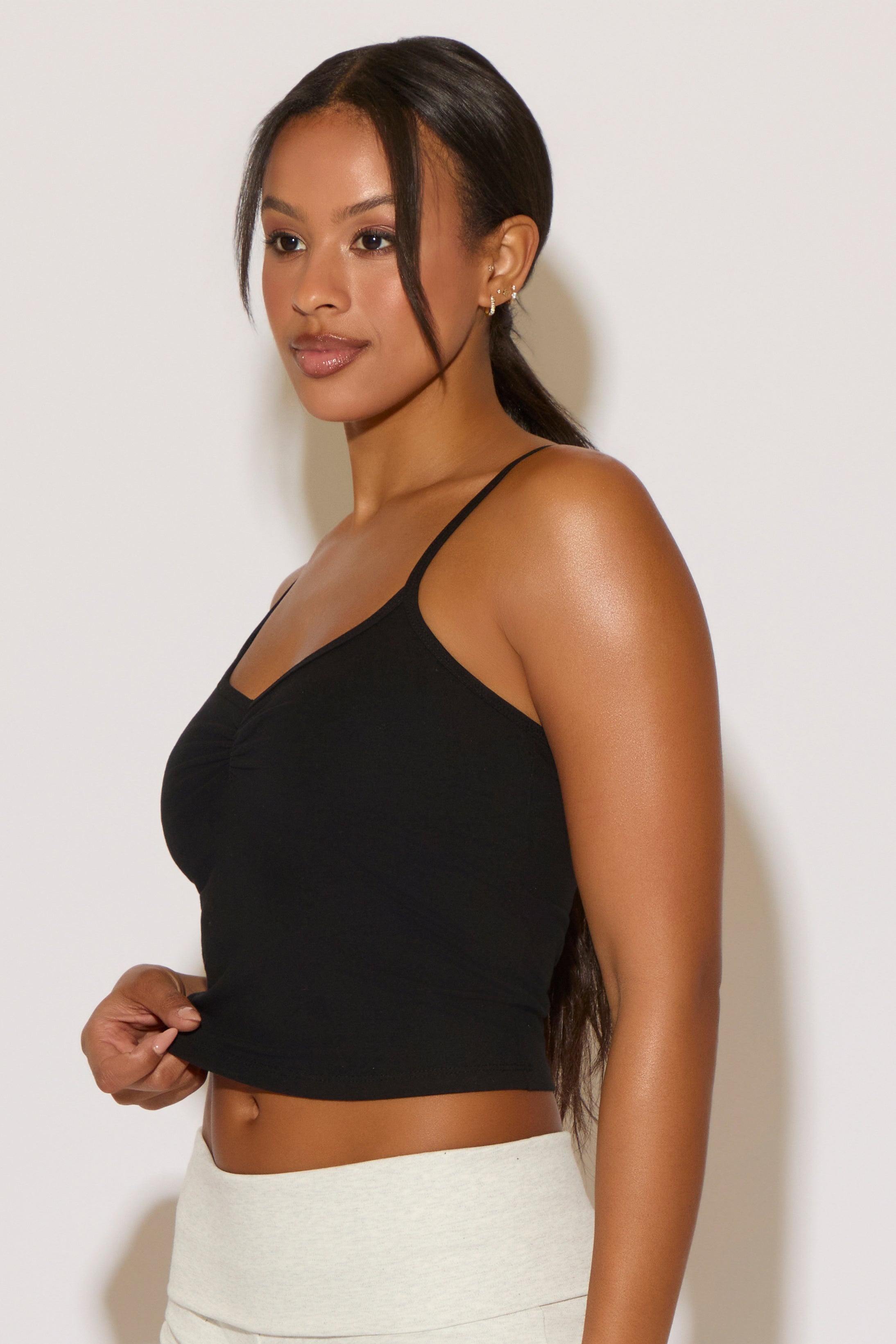 SCRUNCHED V NECK SEAMLESS CAMI TOP