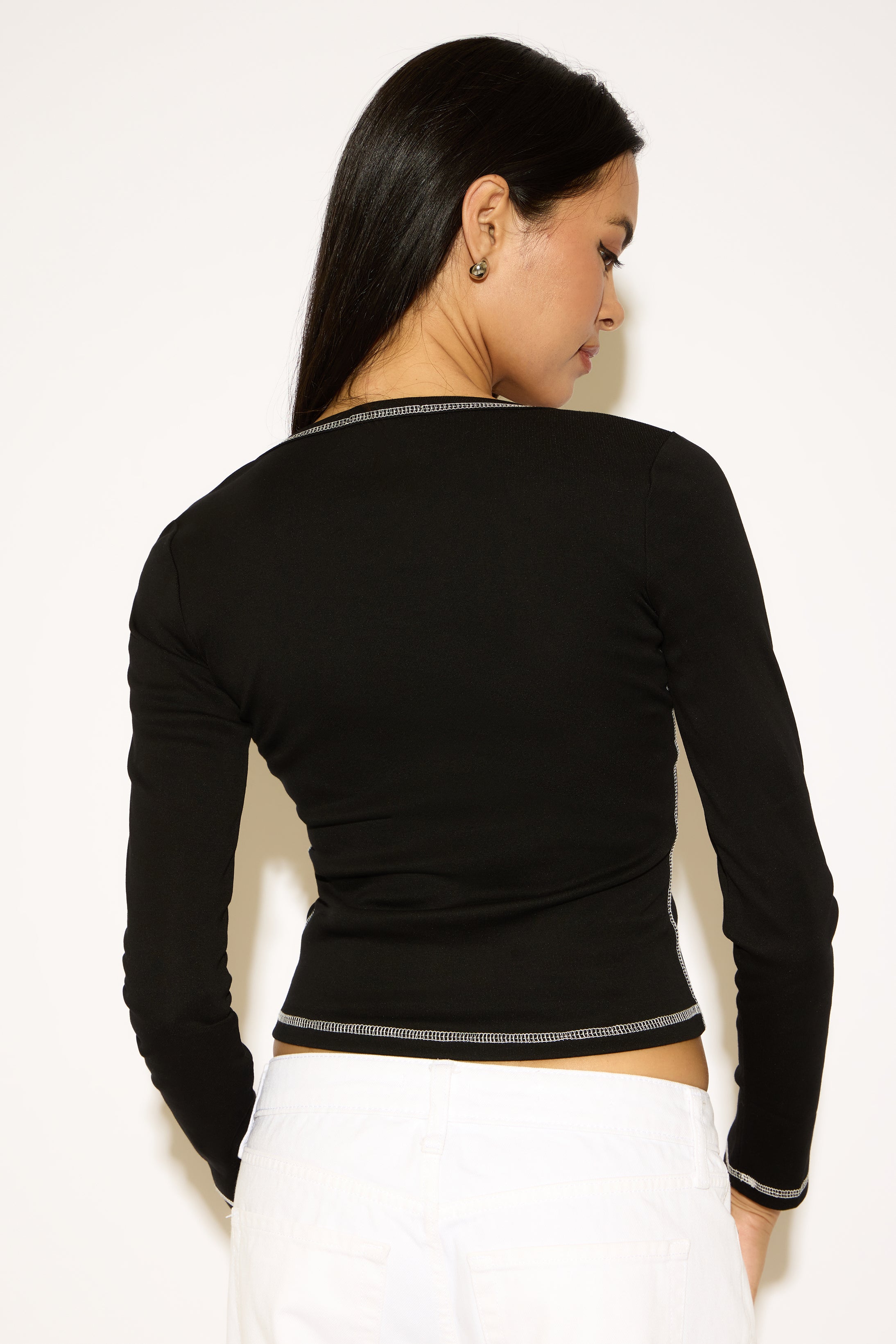 SCOOP NECK CONTRAST STITCHING LONG SLEEVE TOP
