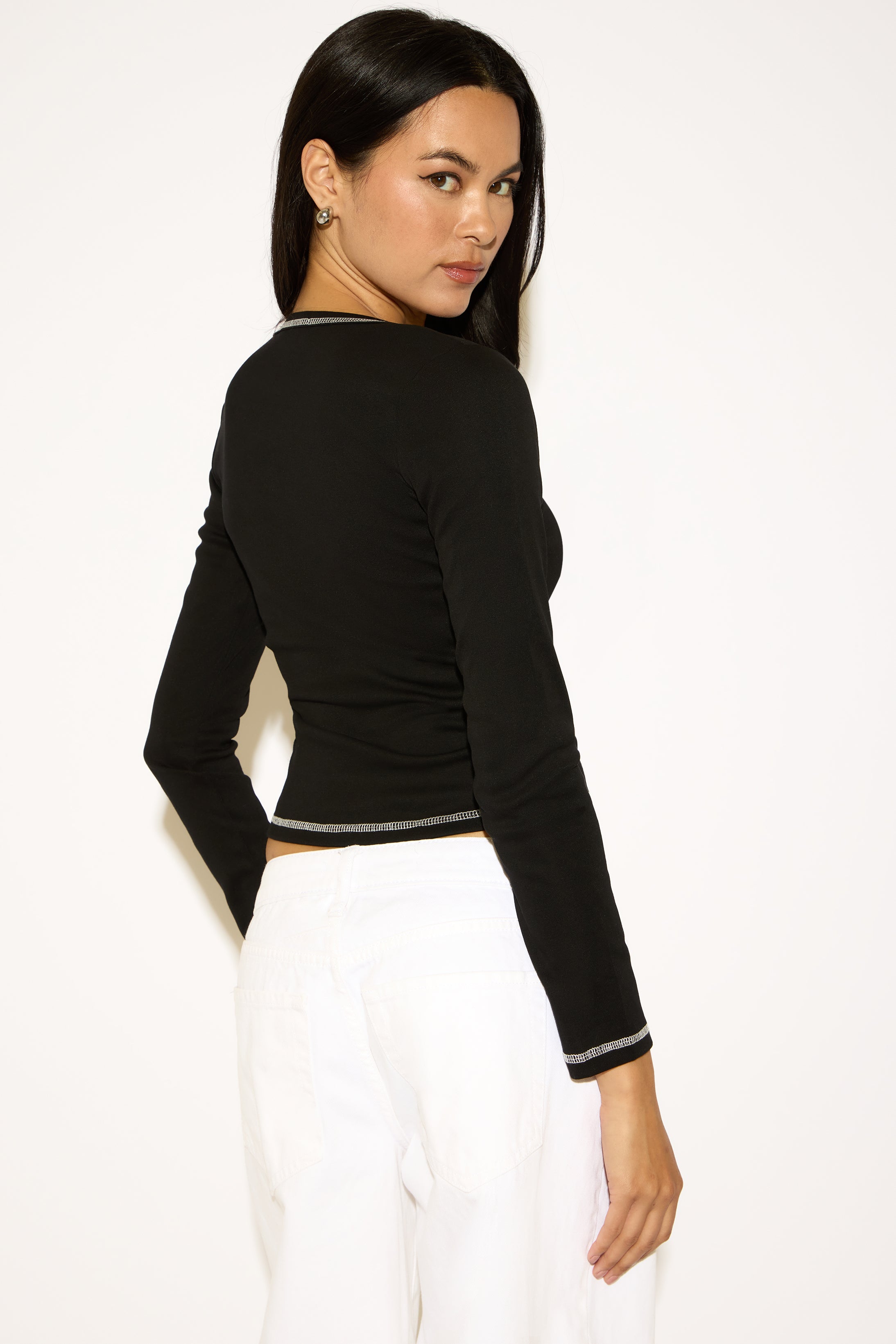 SCOOP NECK CONTRAST STITCHING LONG SLEEVE TOP
