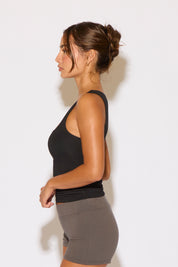 SCOOP NECK SIDE SEAMS SMOOTH SLEEVELESS TOP