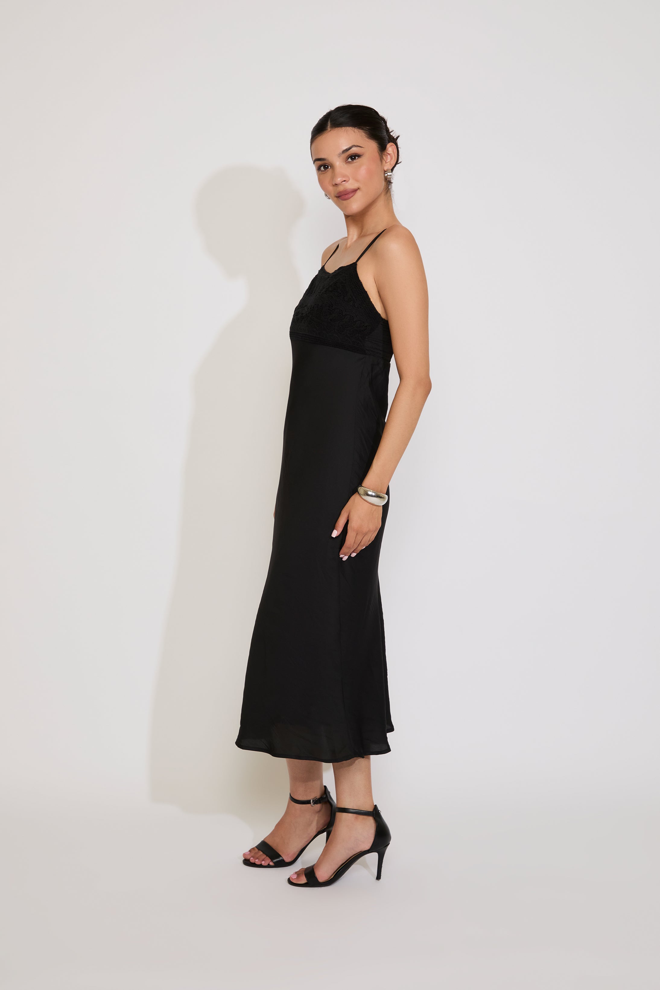 SLEEVELESS LACE BRA TOP SLIM FIT MIDI DRESS