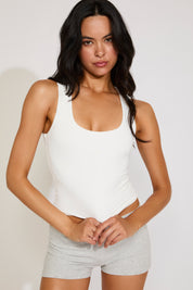 SCOOP NECK SEAMLESS SLEEVELESS TOP