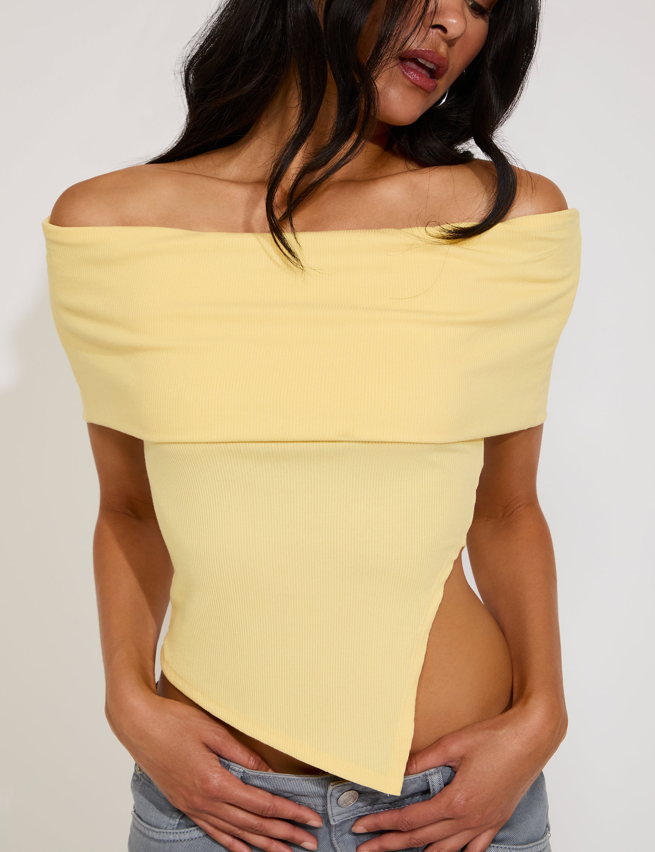 YELLOWBT405_817.jpg