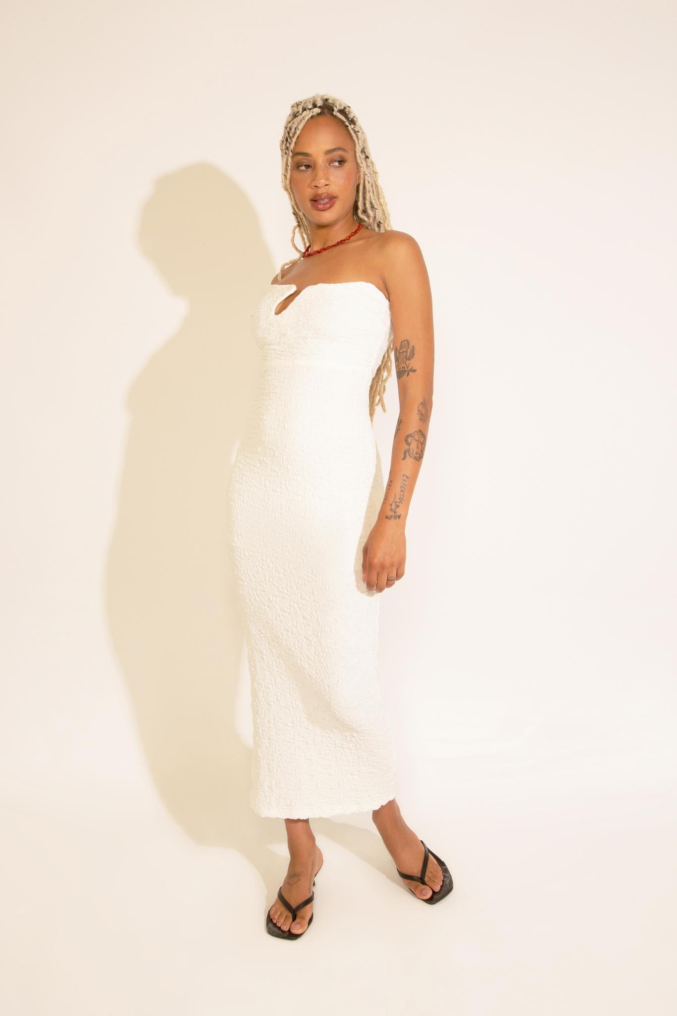 SLEEVELESS TEXTURED MAXI DRESS