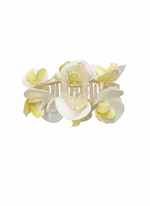 A white TRIPLE FLOWER CLAW CLIP on a white background.